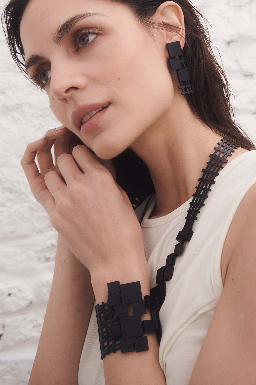 Brazalete Bauhaus Squares - Negro
