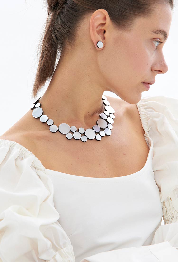 Audrey Circle Tiny Earrings