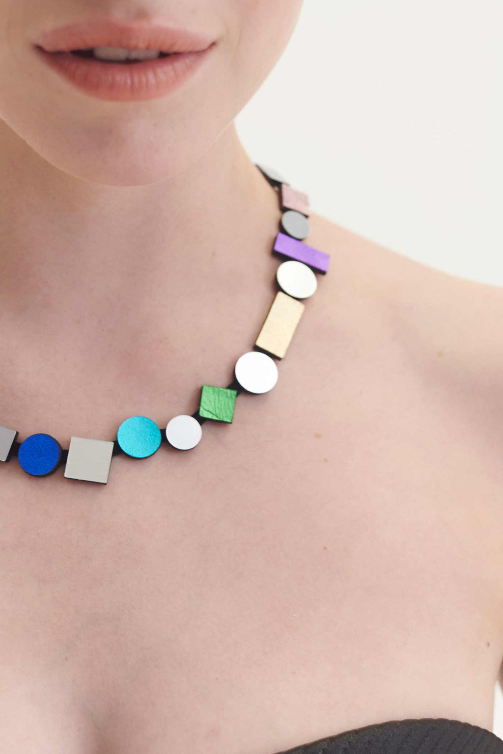 Bauhaus Necklace Round - Rainbow