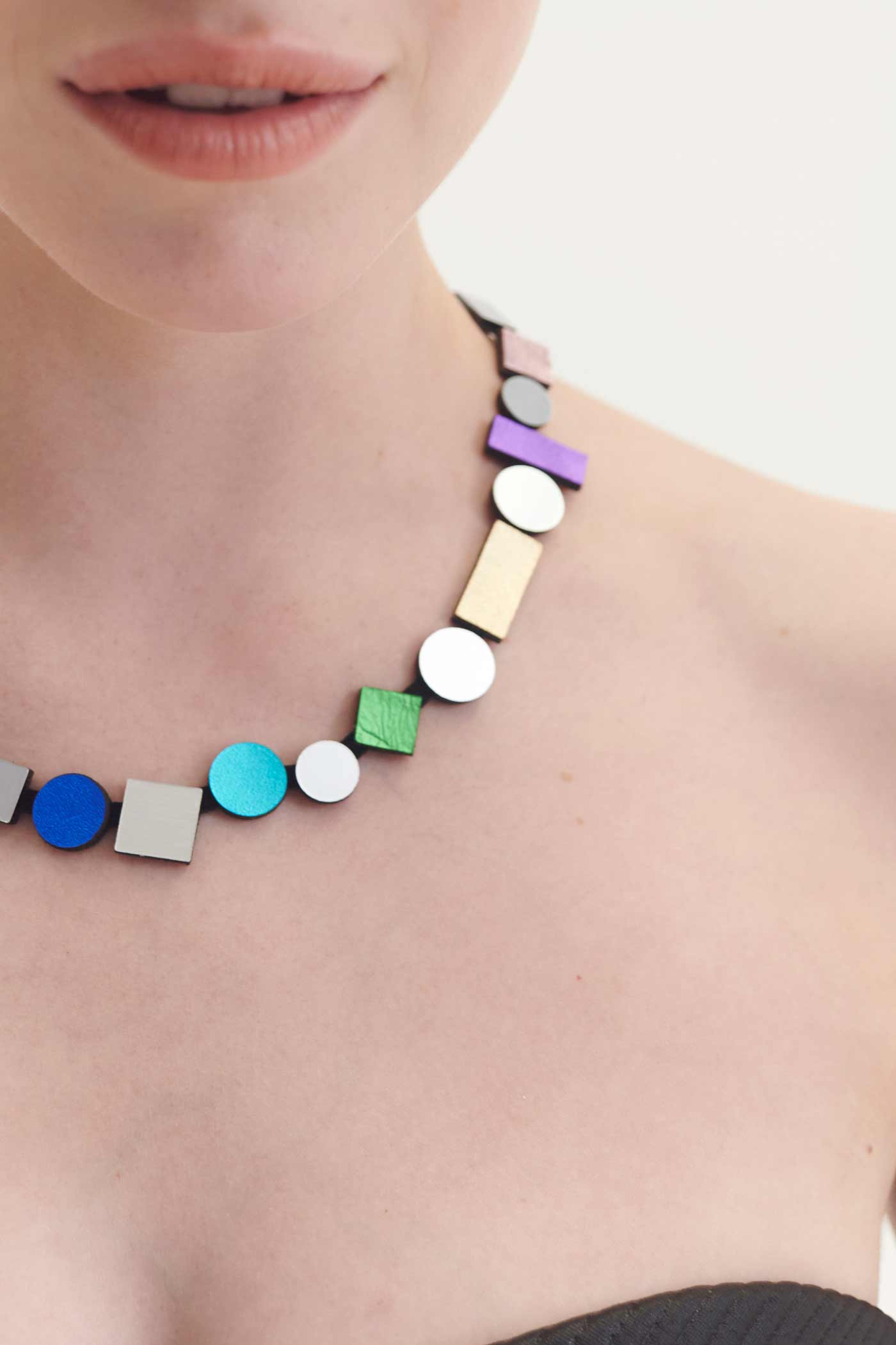 Bauhaus Necklace Round - Rainbow
