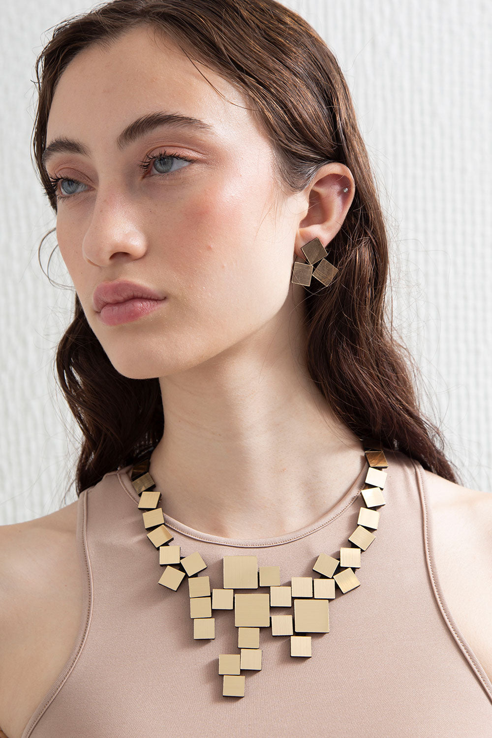 Bauhaus V Necklace Squares - Gold