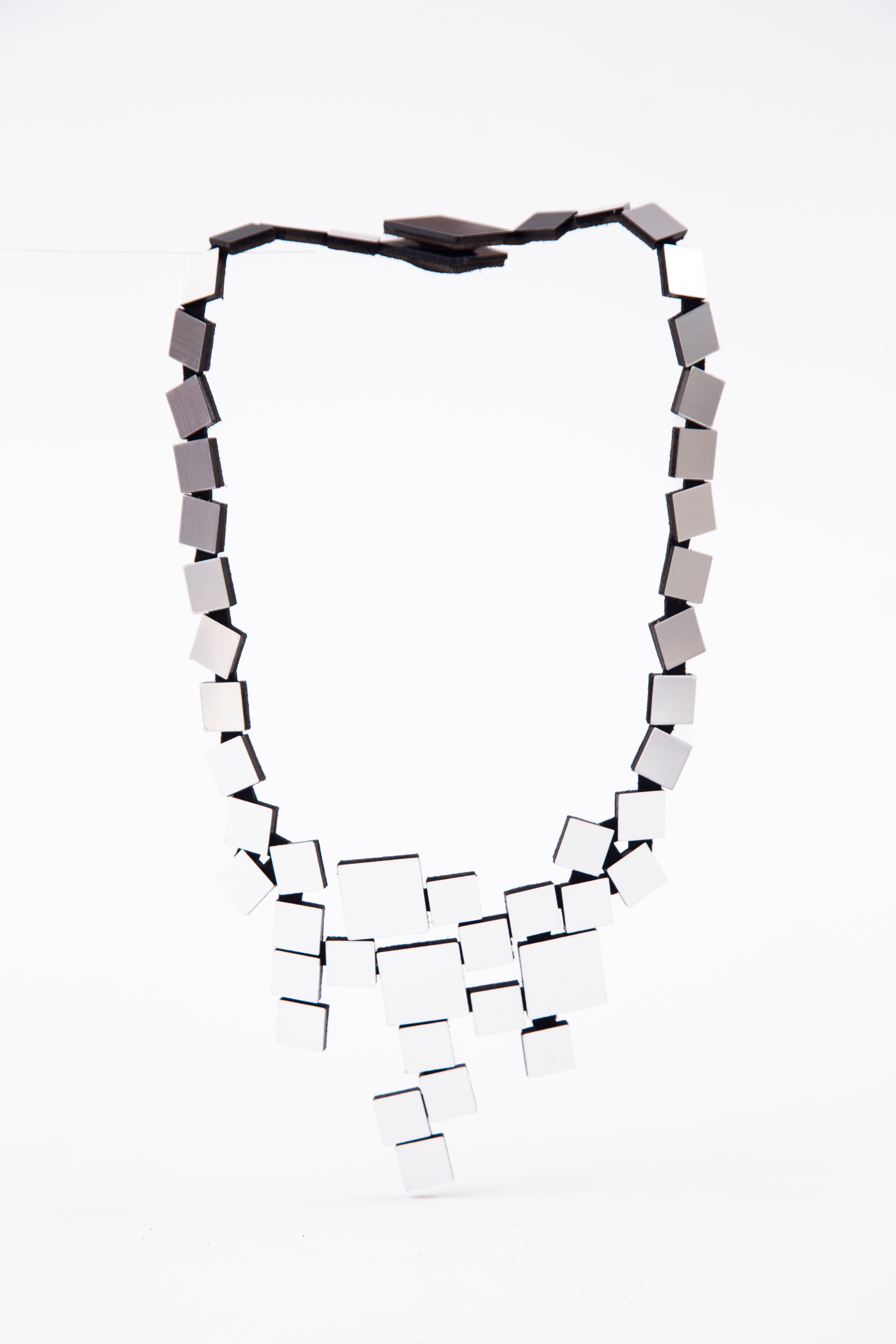 Bauhaus V Necklace Squares - Silver