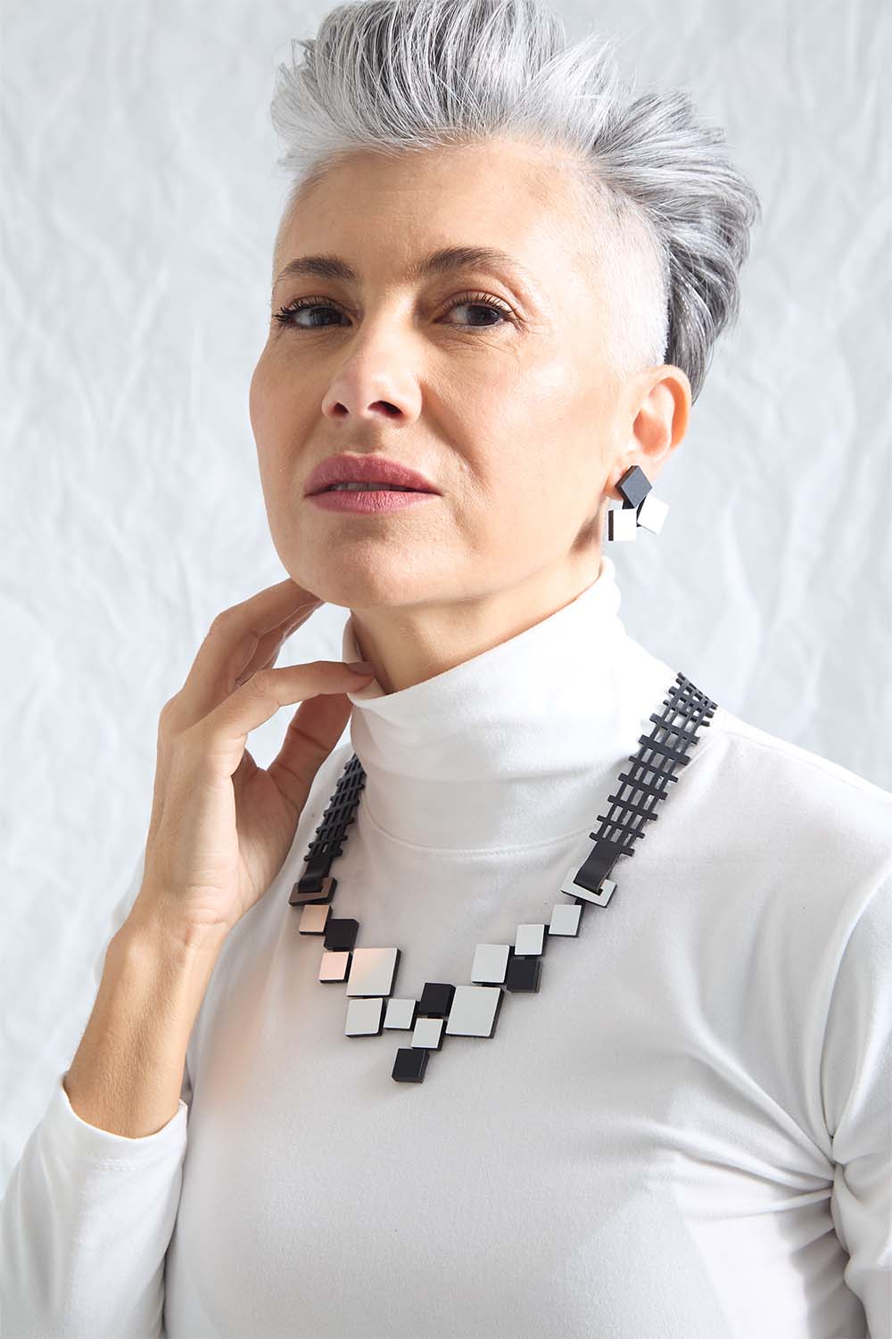 Bauhaus Necklace V Squares - Silver/Black