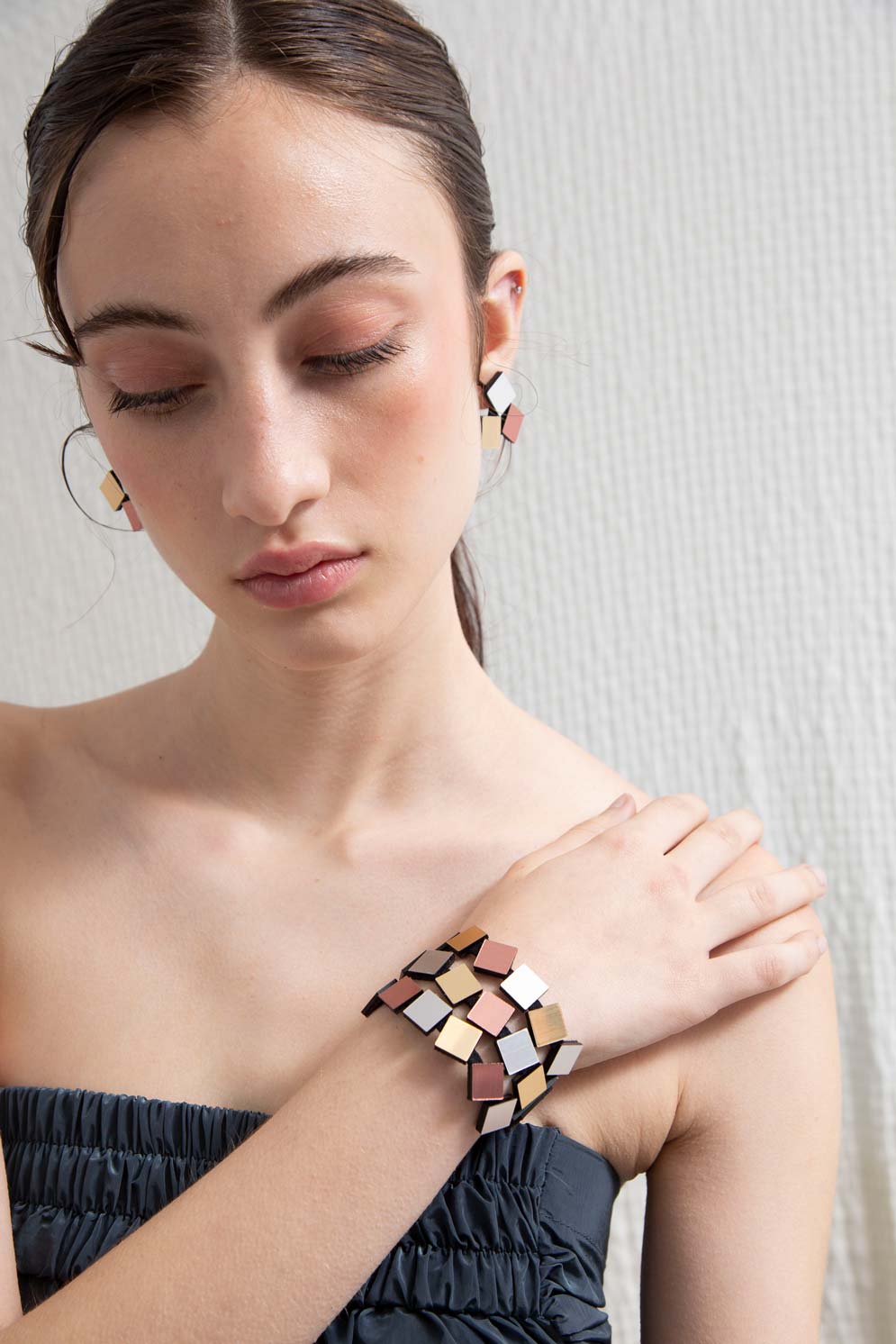 Bauhaus Bracelet Squares 3 strands - Silver/Gold/Cooper