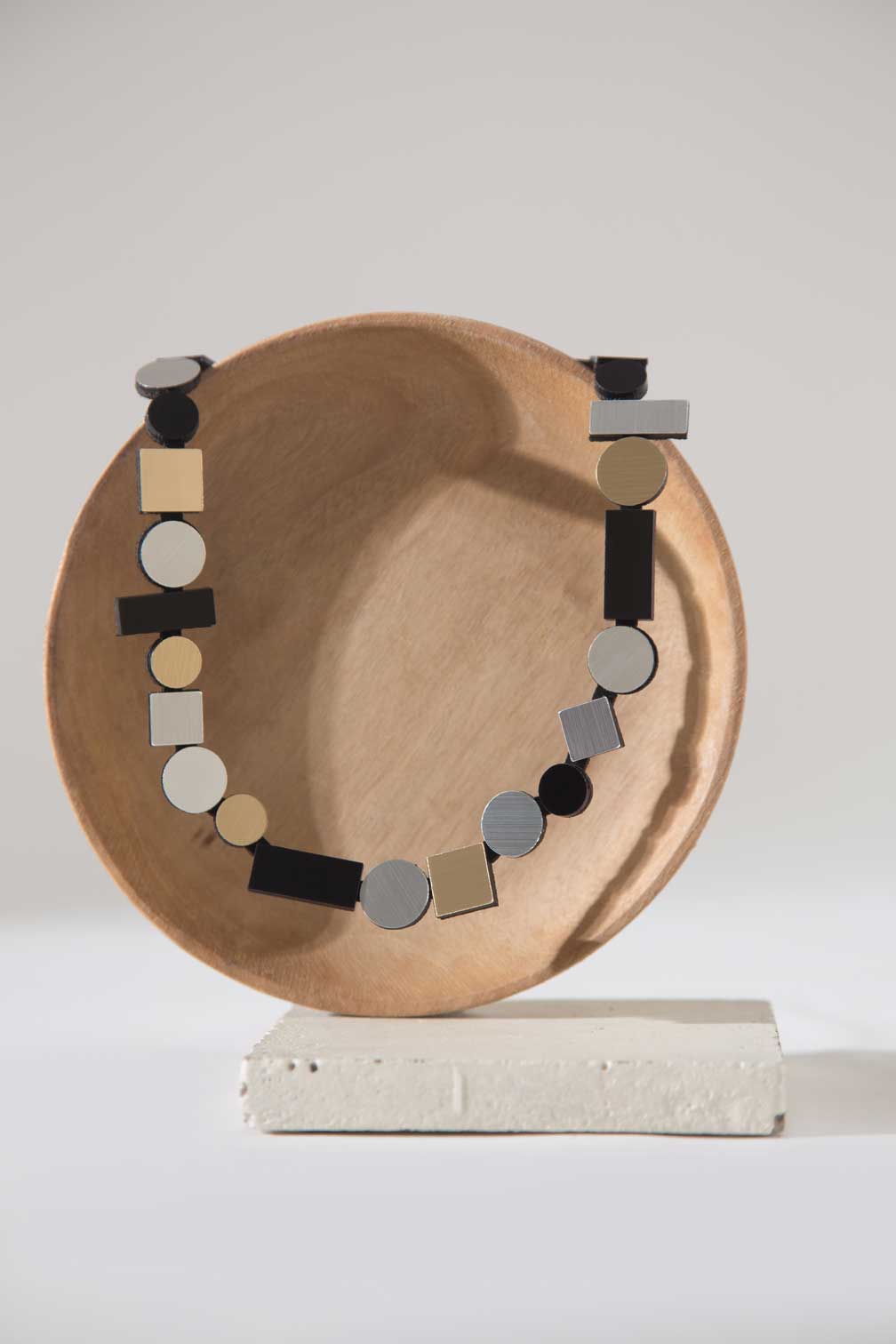 Bauhaus Necklace Round - Silver/Black/Gold