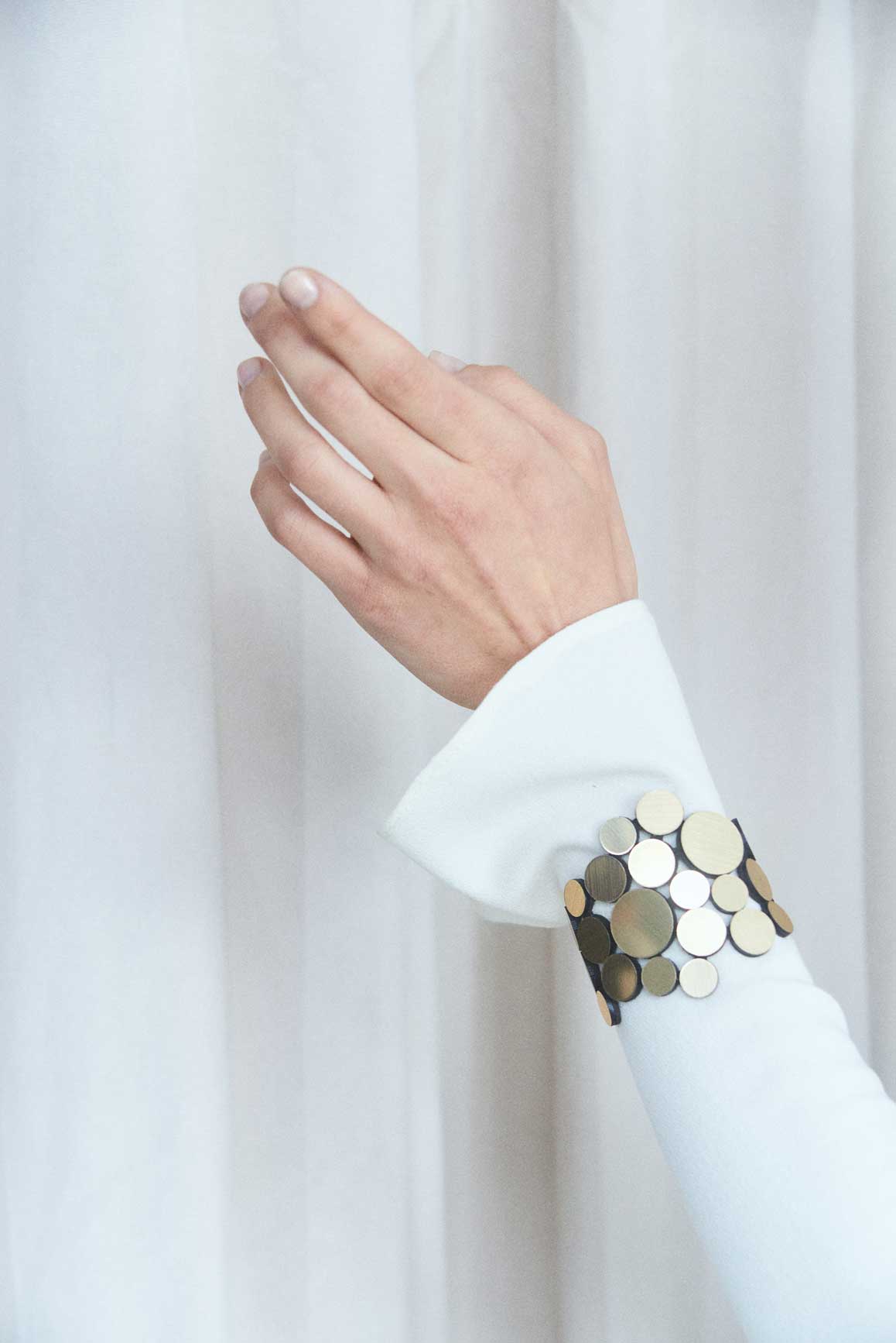 Abstraction Bracelet Asymmetric - Gold