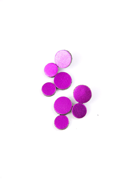 Pendientes Abstraction Small - Cuero Fuchsia Metálico