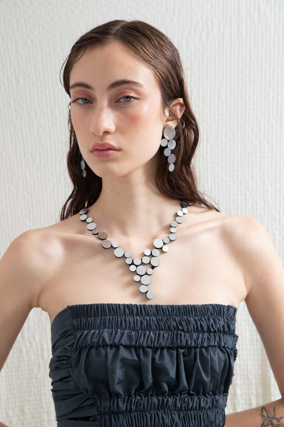 Abstraction V Necklace Small - Silver