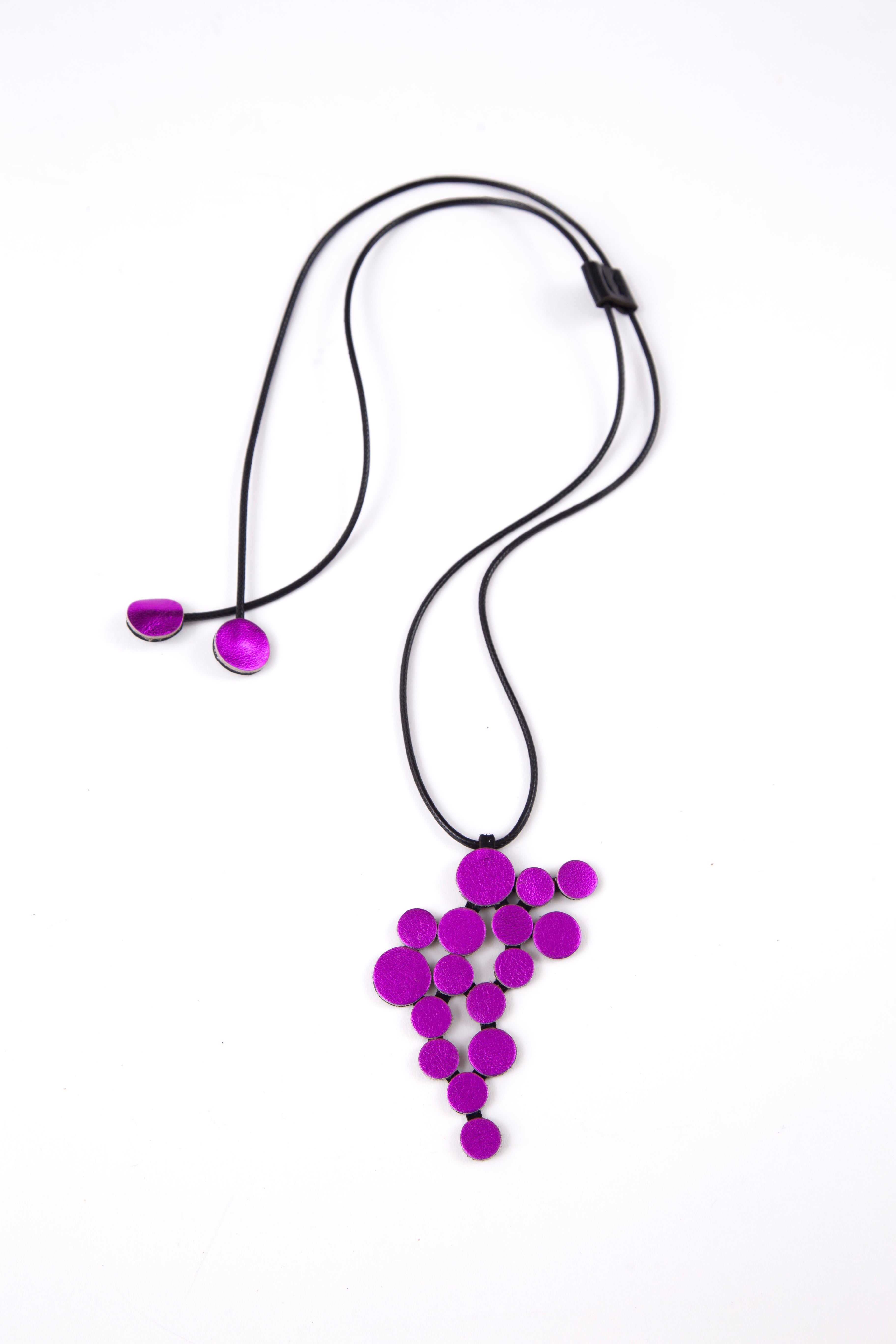 Collar Colgante Abstraction - Cuero Fuchsia Metálico