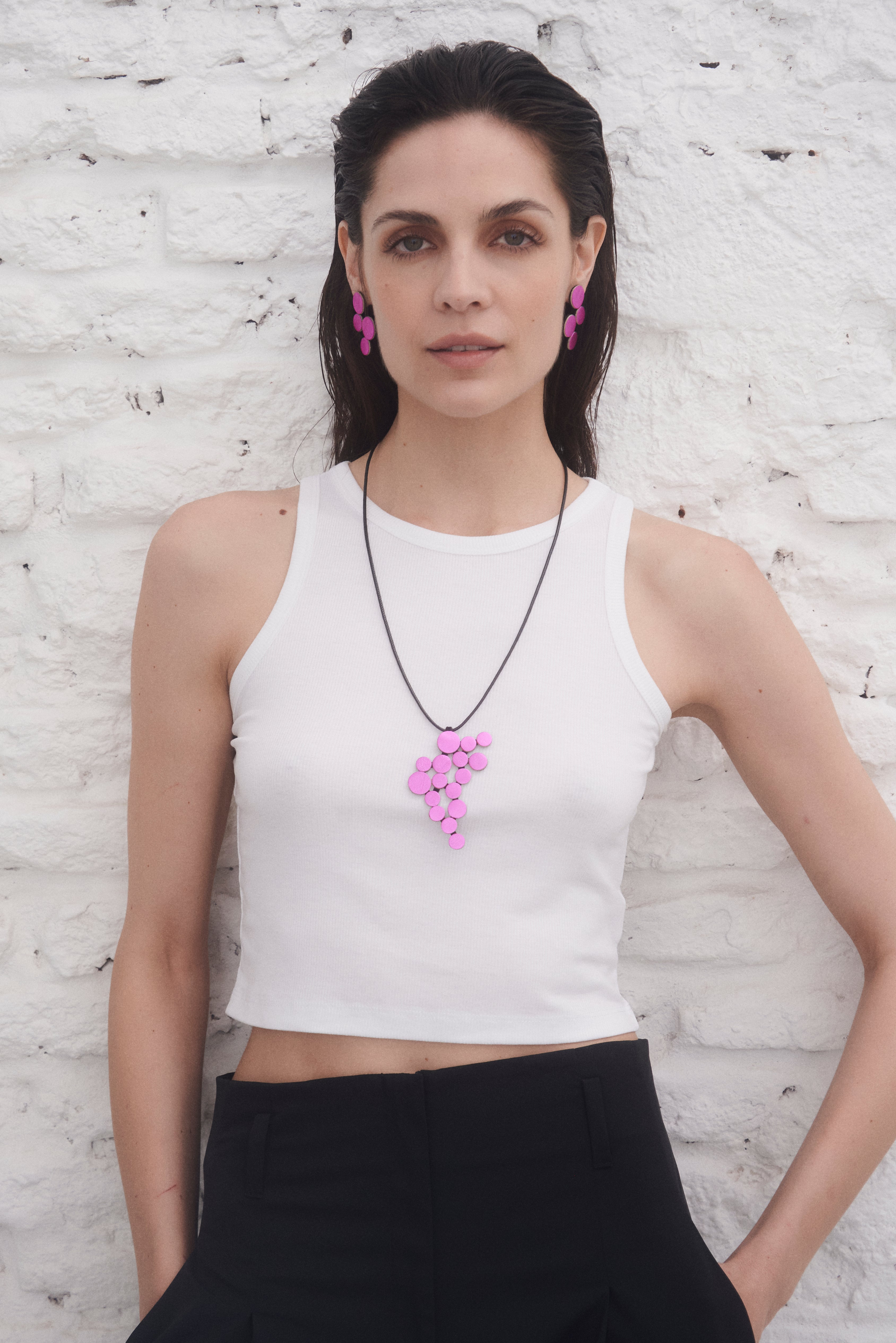 Collar Colgante Abstraction - Cuero Fuchsia Metálico