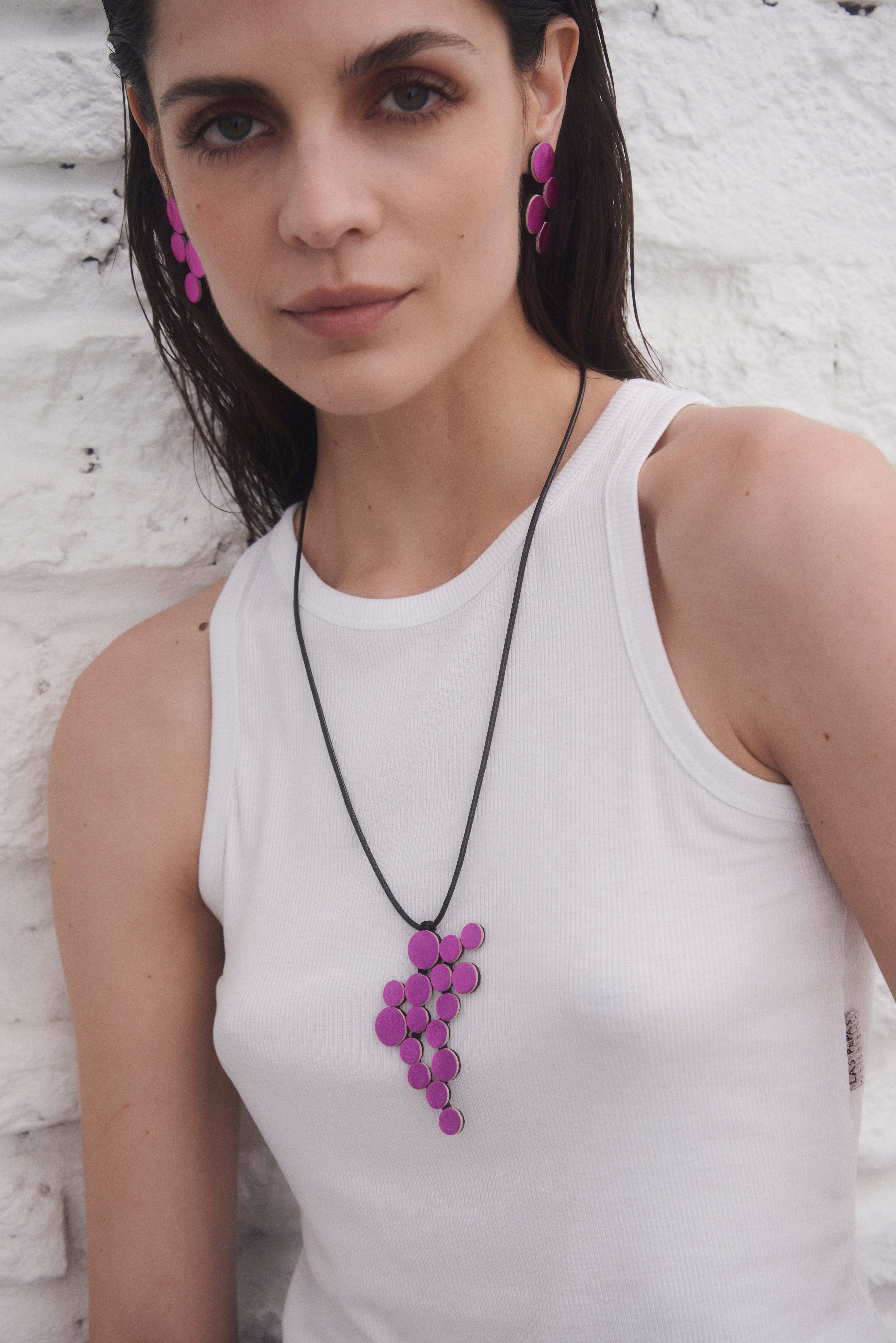 Collar Colgante Abstraction - Cuero Fuchsia Metálico
