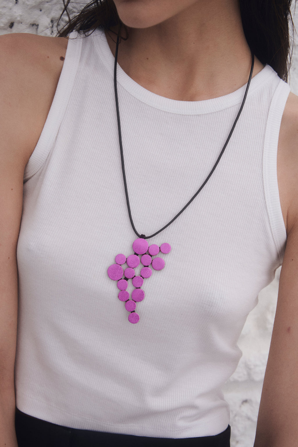 Collar Colgante Abstraction - Cuero Fuchsia Metálico