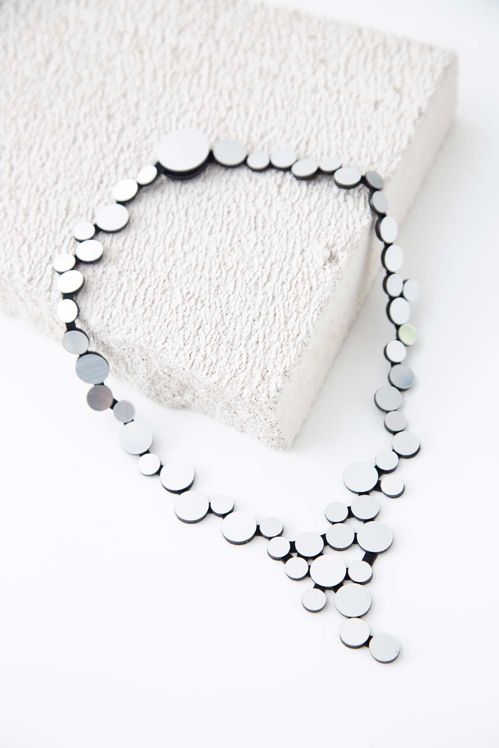 Abstraction V Necklace Small - Silver