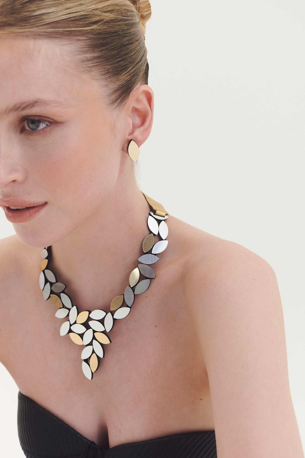 Kate Leaves V Necklace - Silver/Gold