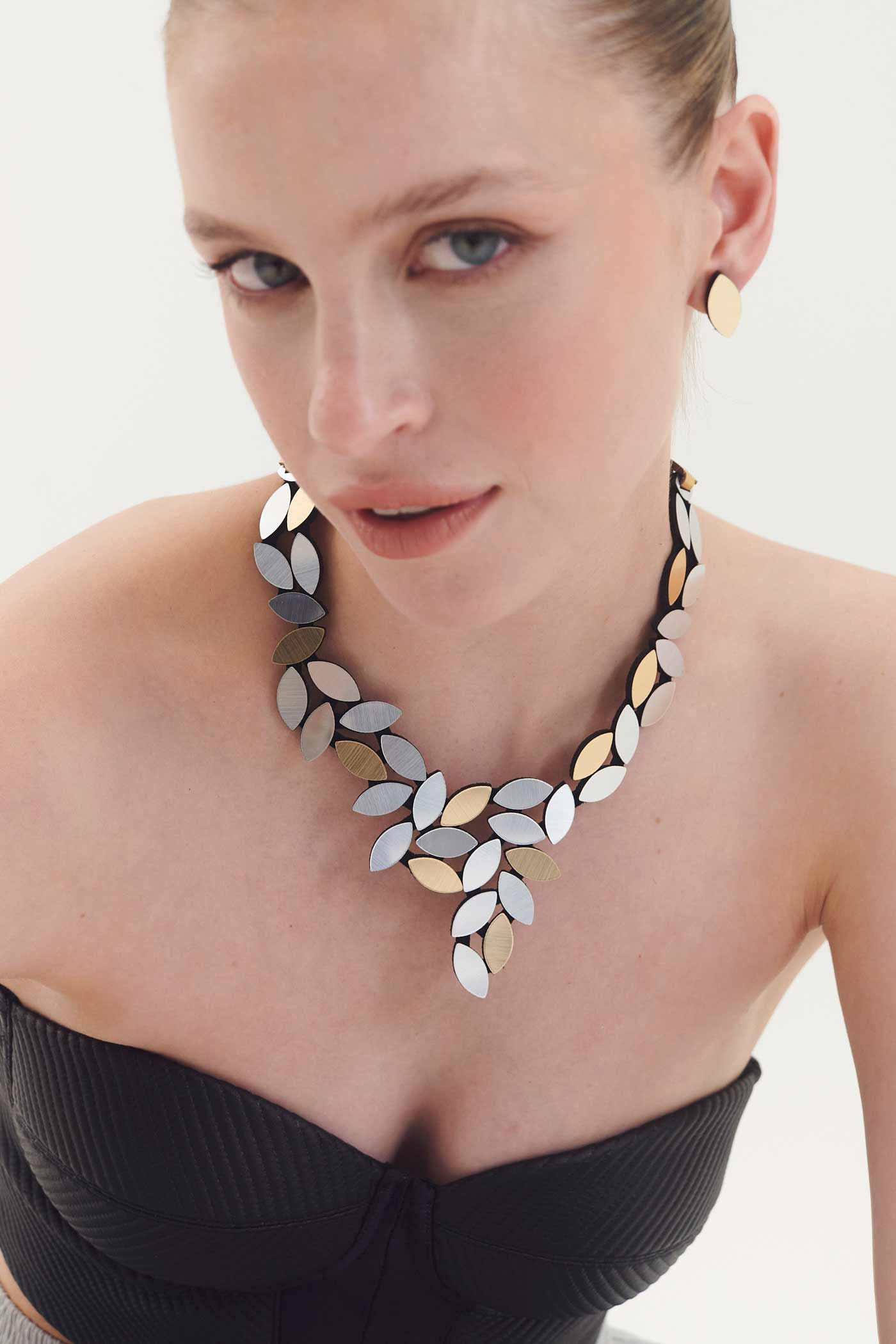 Kate Leaves V Necklace - Silver/Gold