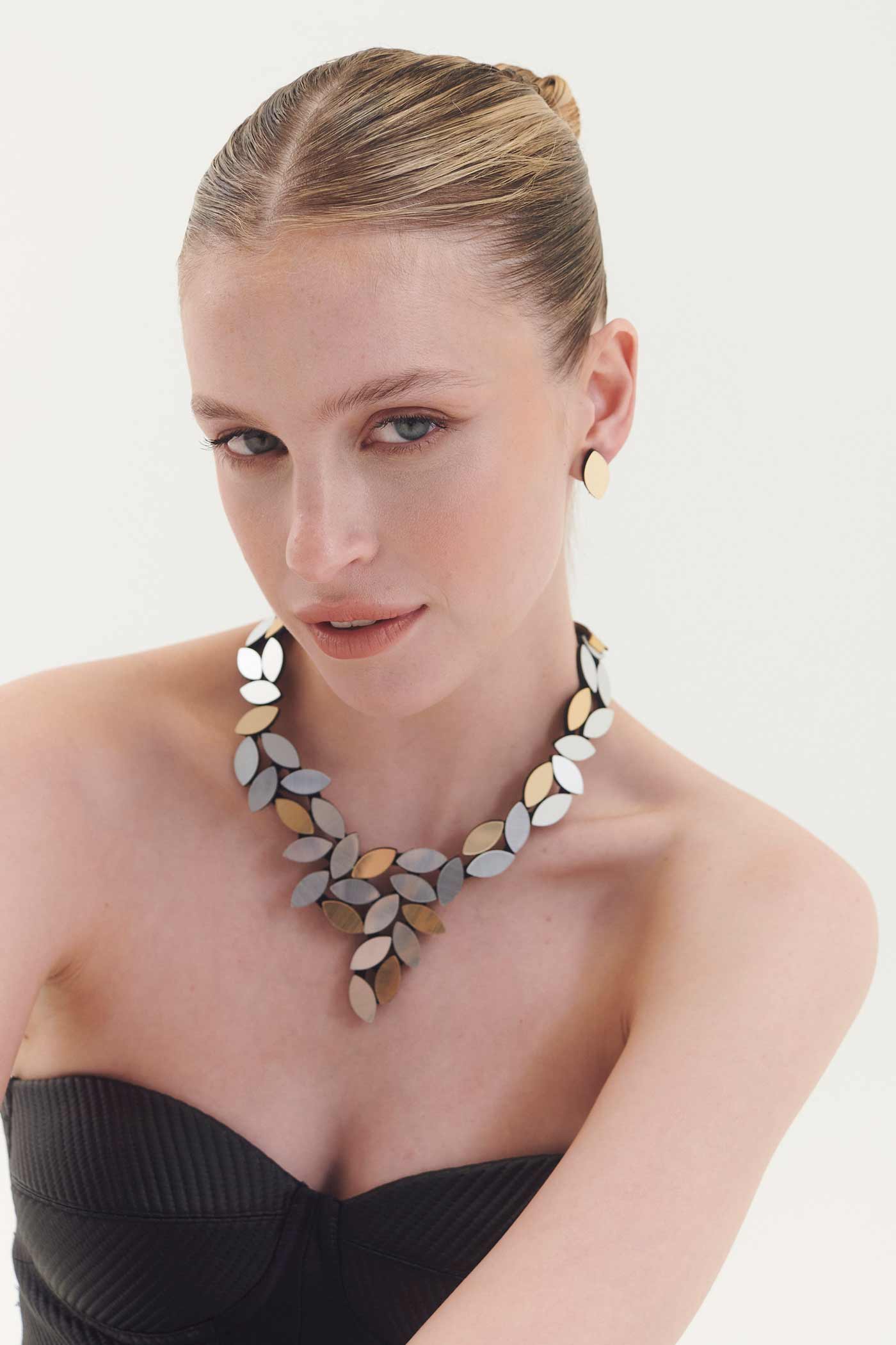 Kate Leaves V Necklace - Silver/Gold