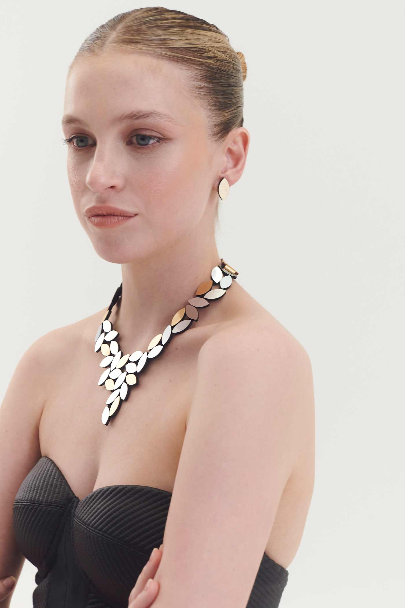 Kate Leaves V Necklace - Silver/Gold