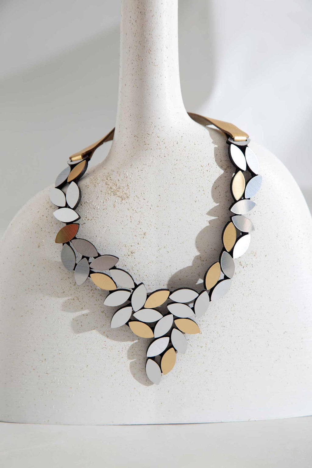 Kate Leaves V Necklace - Silver/Gold