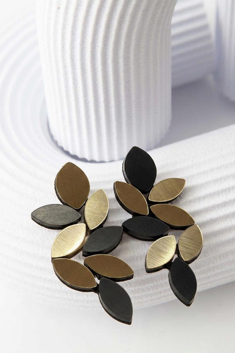 Kate Leaves Earrings Large - Black/Gold - Clip-On