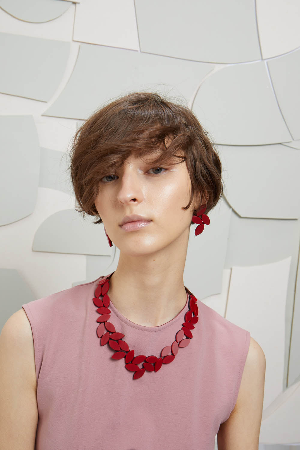 Kate Leaves Earrings Medium - Red