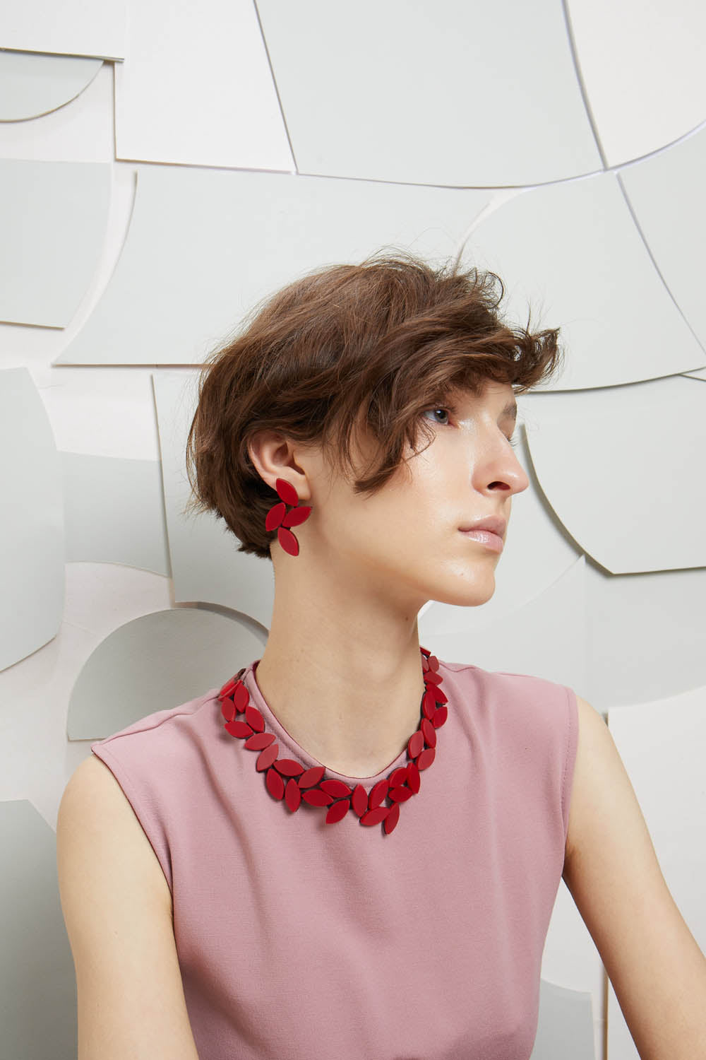 Kate Leaves Earrings Medium - Red