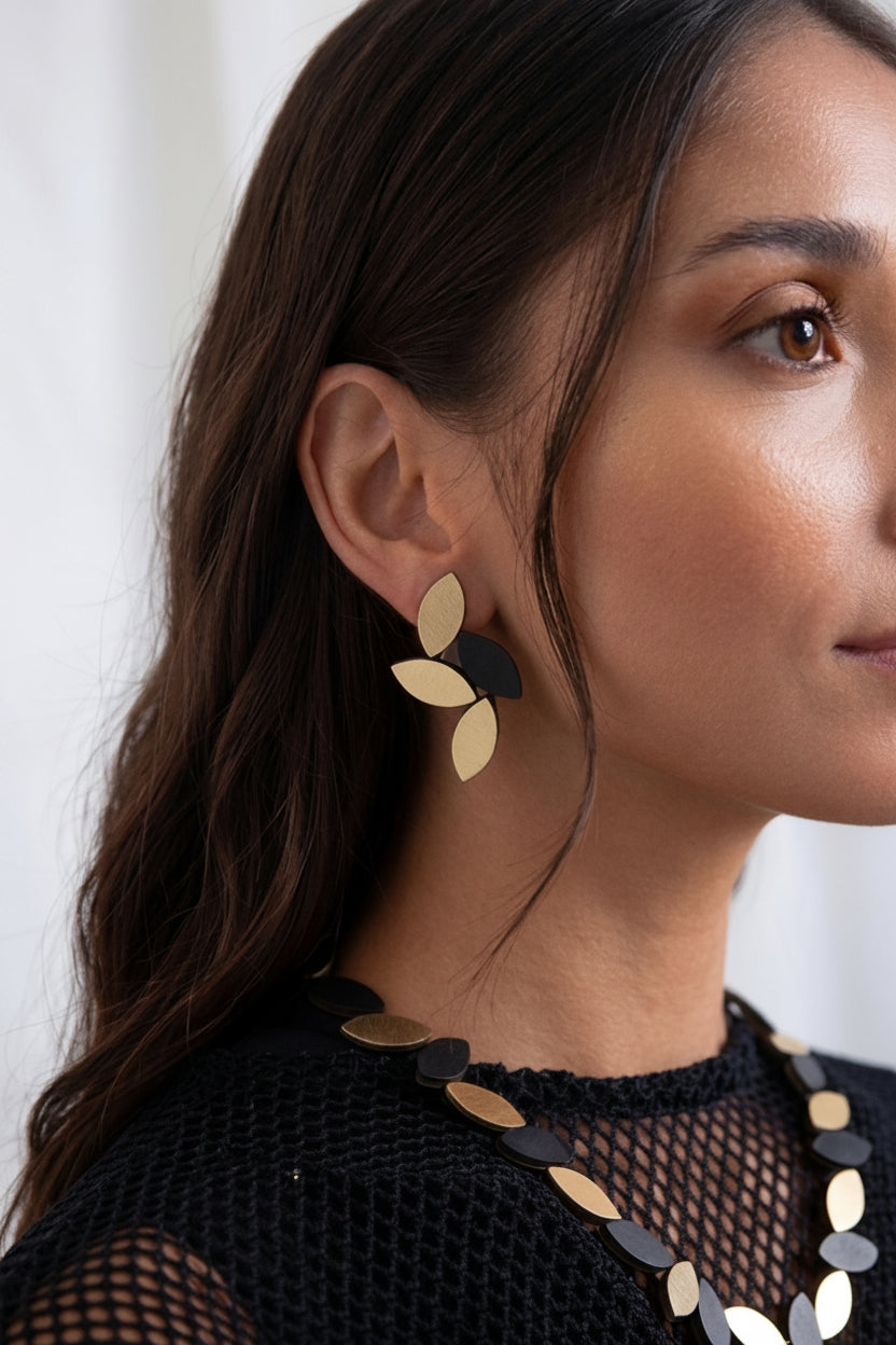 Kate Leaves Earrings Medium - Black/Gold