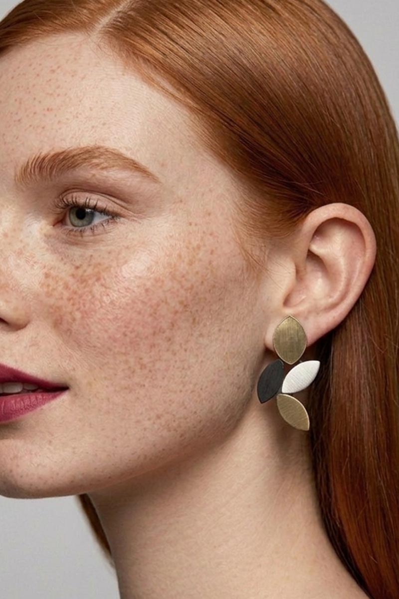 Kate Leaves Earrings Medium - Black/Gold - Clip-On