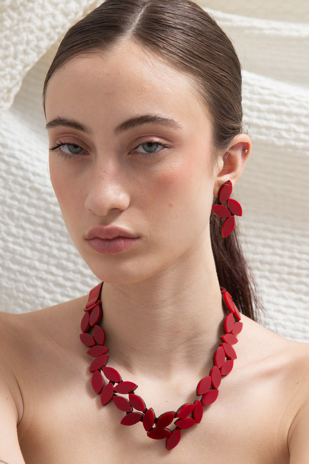 Kate Leaves Necklace Medium - Red