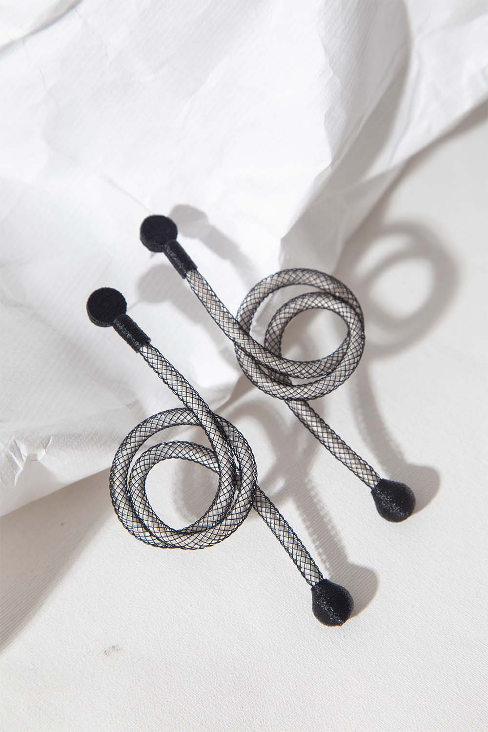Life Knot Earrings - Black/White