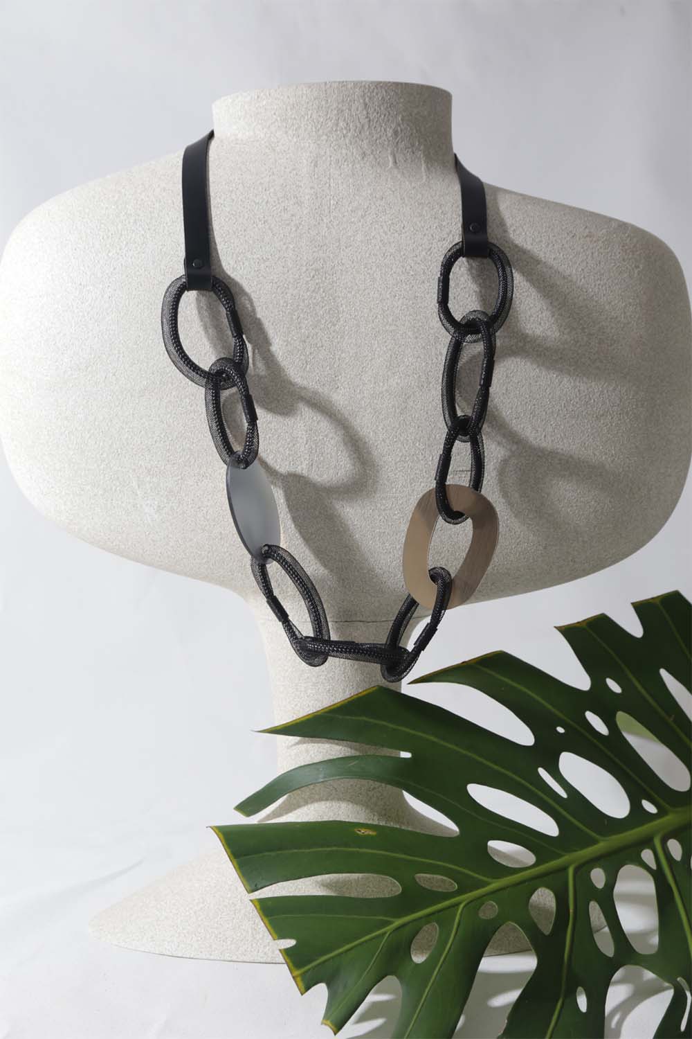Miss Link Necklace Long - Silver/Black/Gold