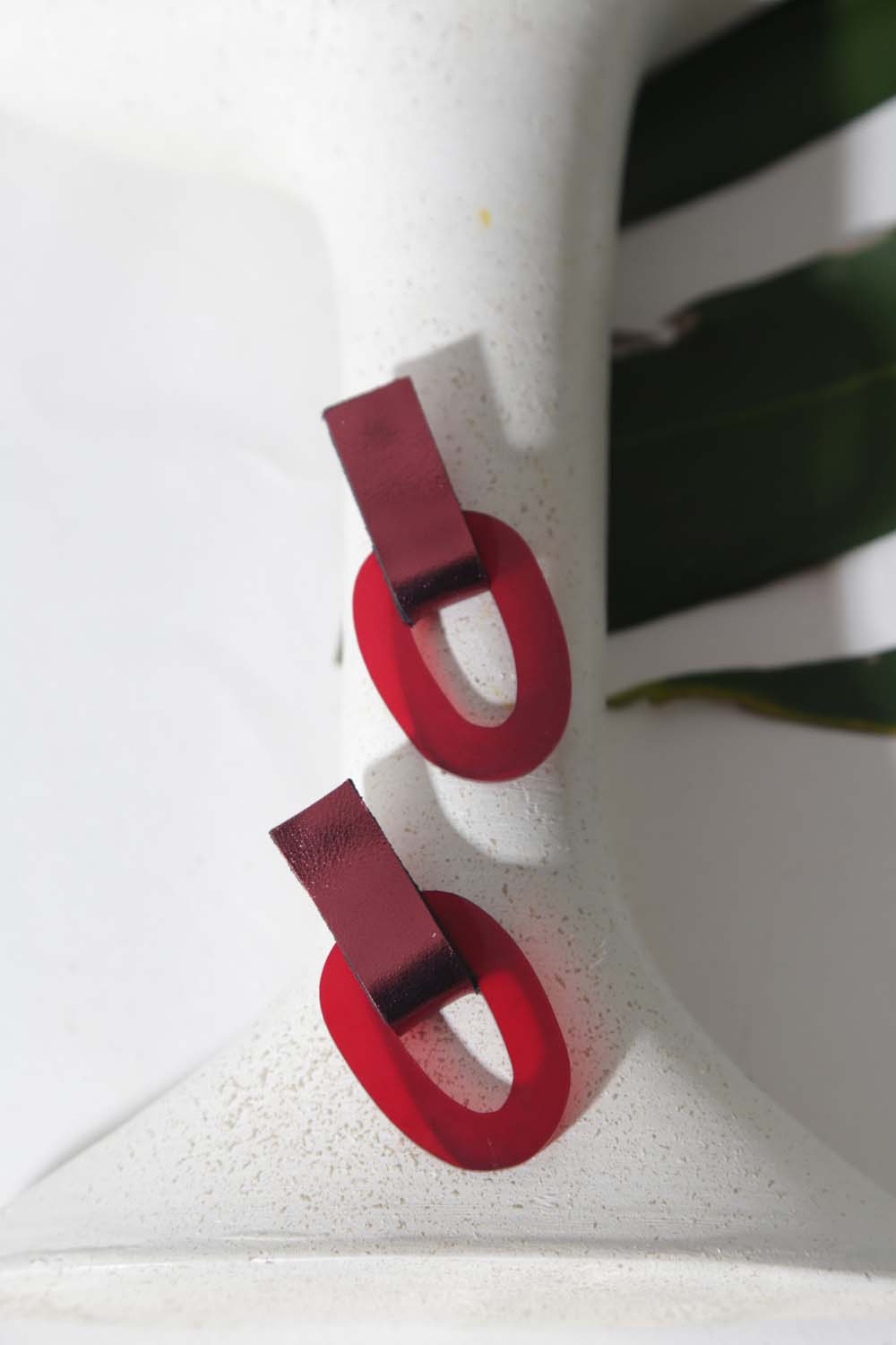 Miss Link Earrings Short - Burgundy