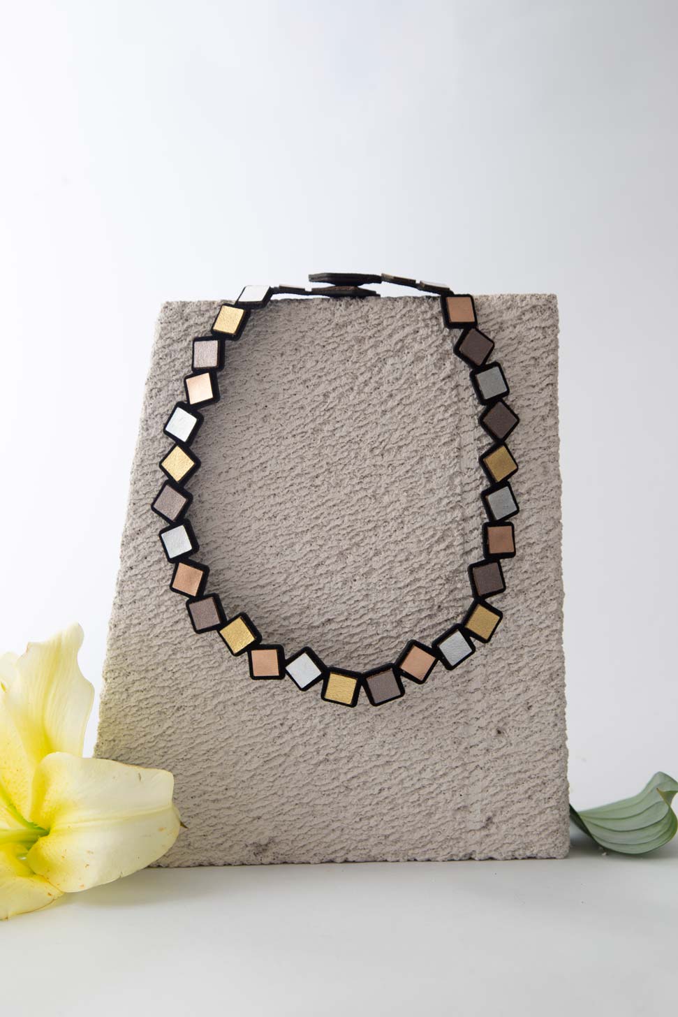 Rainbow Necklace Round Squares - Metallics
