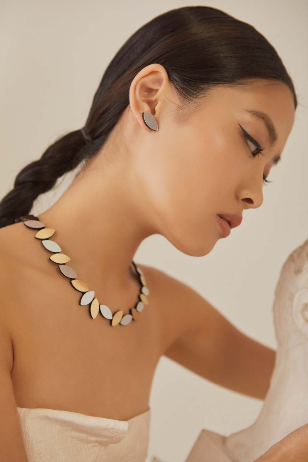 Kate Leaves Round Necklace - Silver/Gold